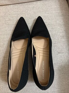 Vionic Black Pointed Knit Flats